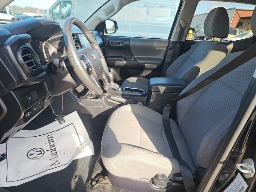 Used 2021 Toyota Tacoma SR image 4