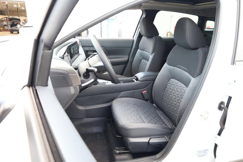 New 2026 Nissan Kicks SV w/ SV Premium Package image 10