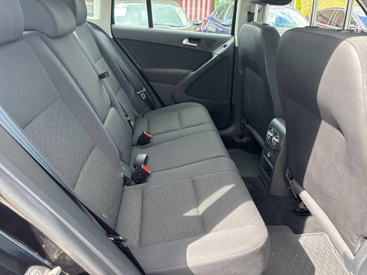 Used 2015 Volkswagen Tiguan S FWD image 18