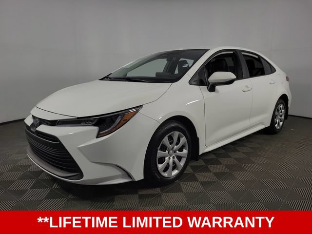 Used 2025 Toyota Corolla LE FWD image 3