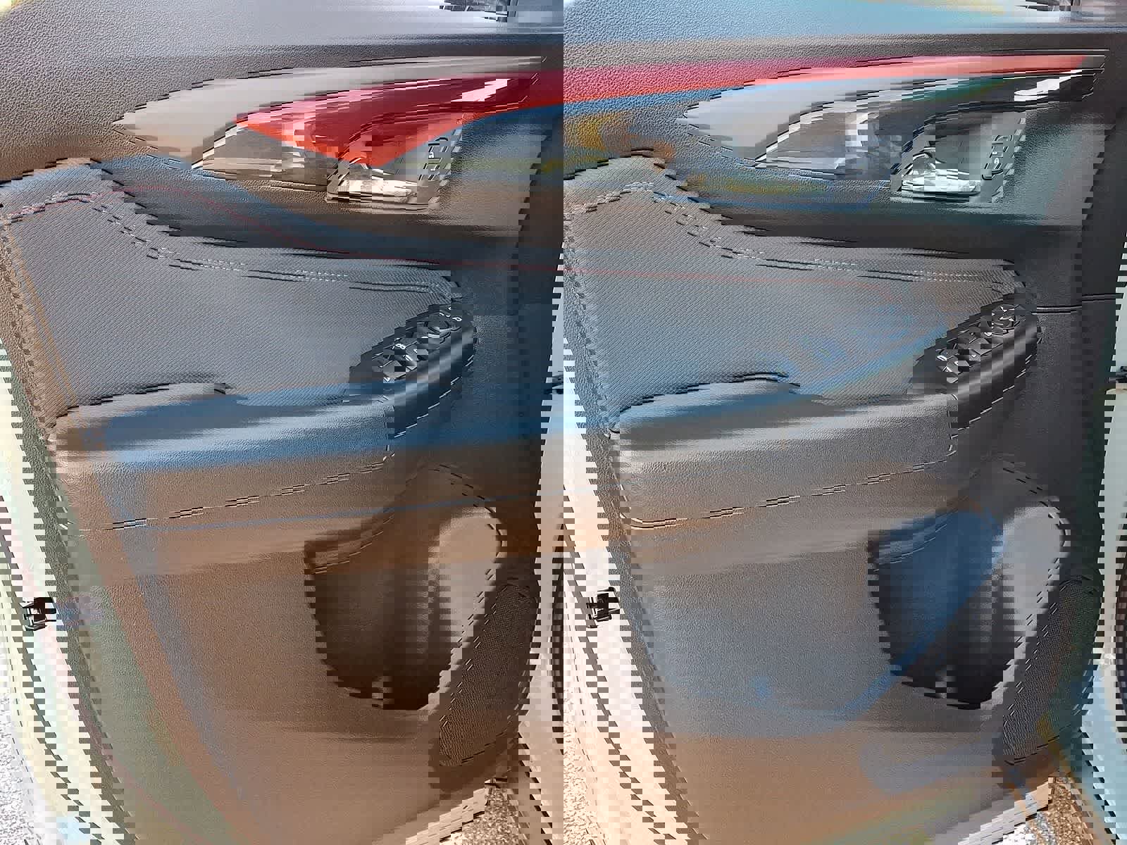 Used 2024 Chevrolet TrailBlazer RS w/ Driver Confidence Package image 26