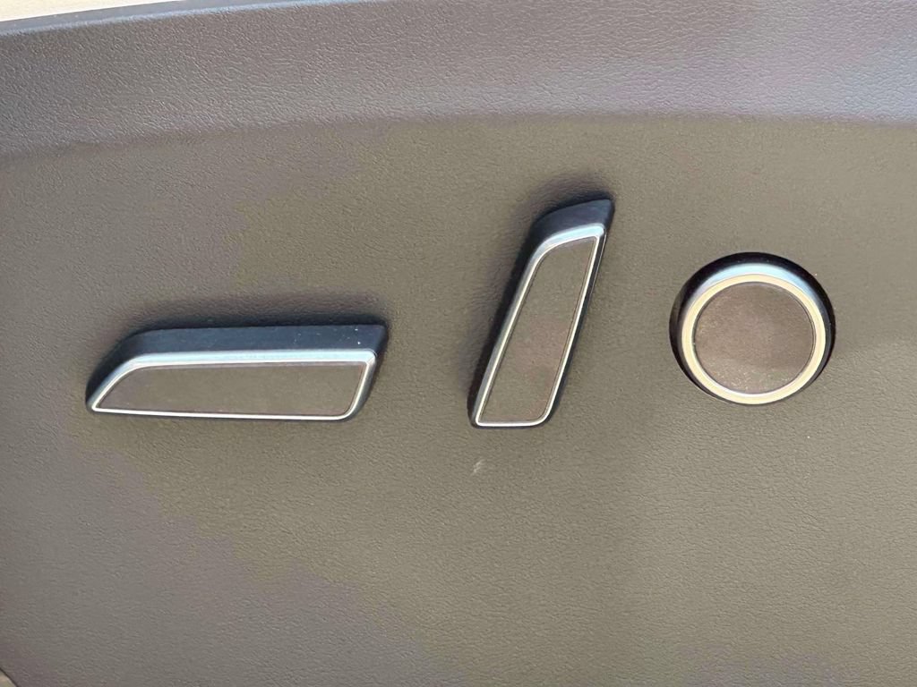 Used 2024 Tesla Model X AWD/4WD image 16