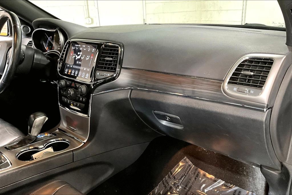 Used 2021 Jeep Grand Cherokee Limited image 25