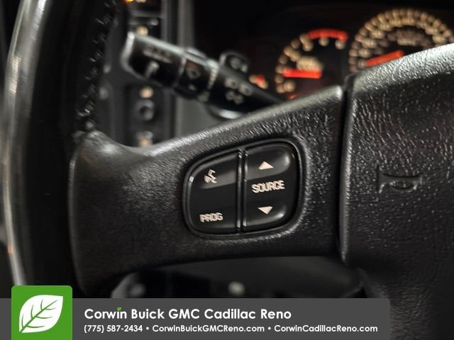 Used 2004 GMC Sierra 2500 SLT w/ Heavy-Duty Power Package AWD/4WD image 17