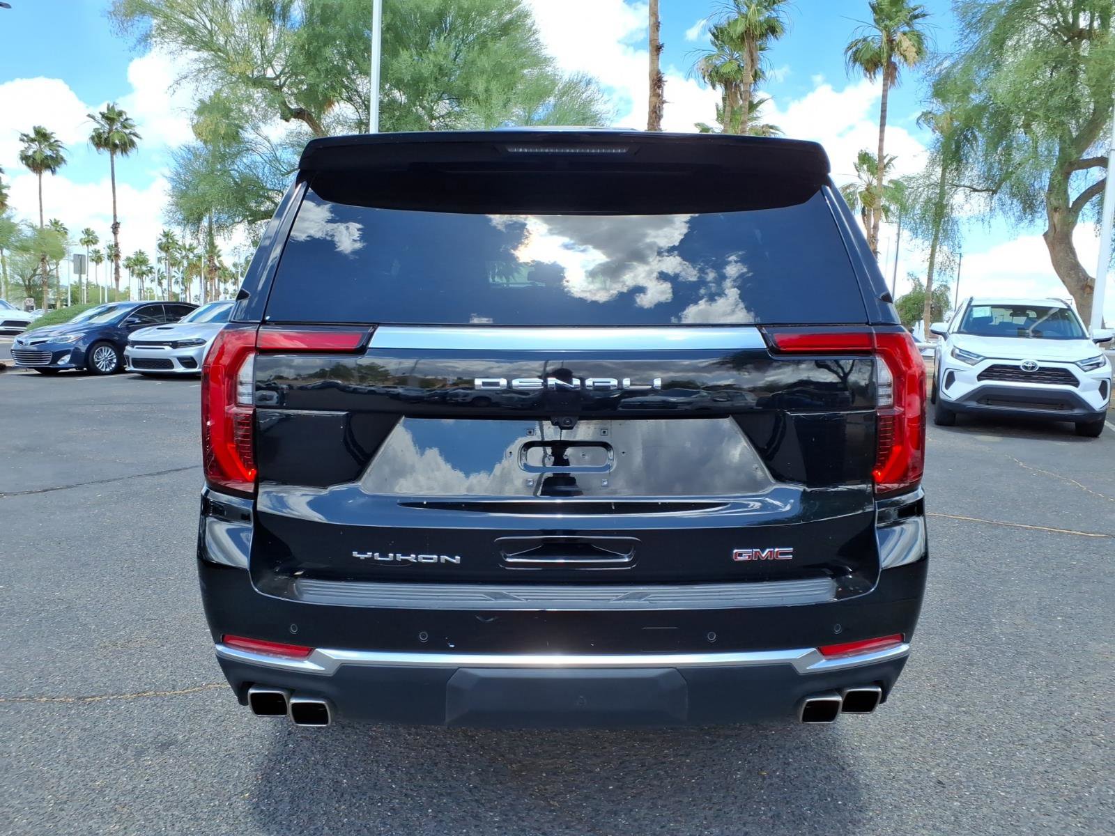 Used 2025 GMC Yukon XL Denali AWD/4WD image 6