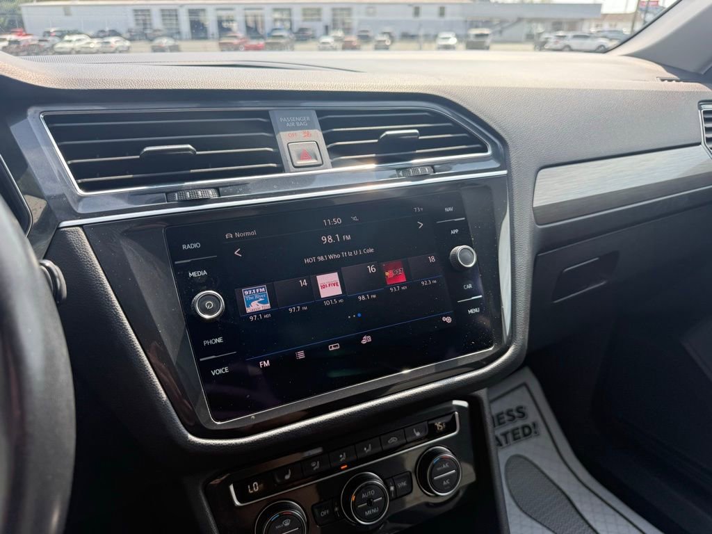 Used 2019 Volkswagen Tiguan SEL w/ 3rd Row Seat Package image 17