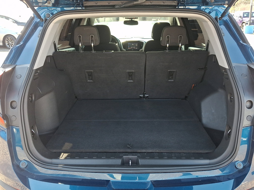 Used 2020 GMC Terrain SLE w/ Driver Convenience Package image 17