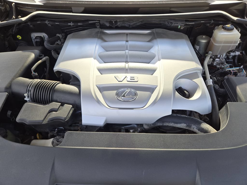 Used 2020 Lexus LX 570 4WD w/ Luxury Package image 31