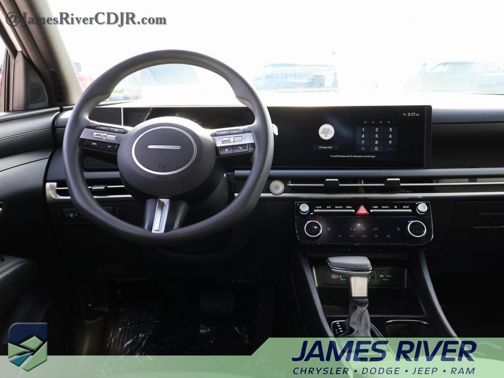 Used 2025 Hyundai Santa Cruz SEL image 18