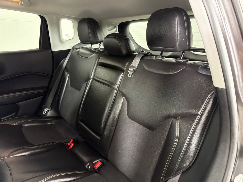 Used 2020 Jeep Compass Latitude w/ Popular Equipment Group FWD image 21