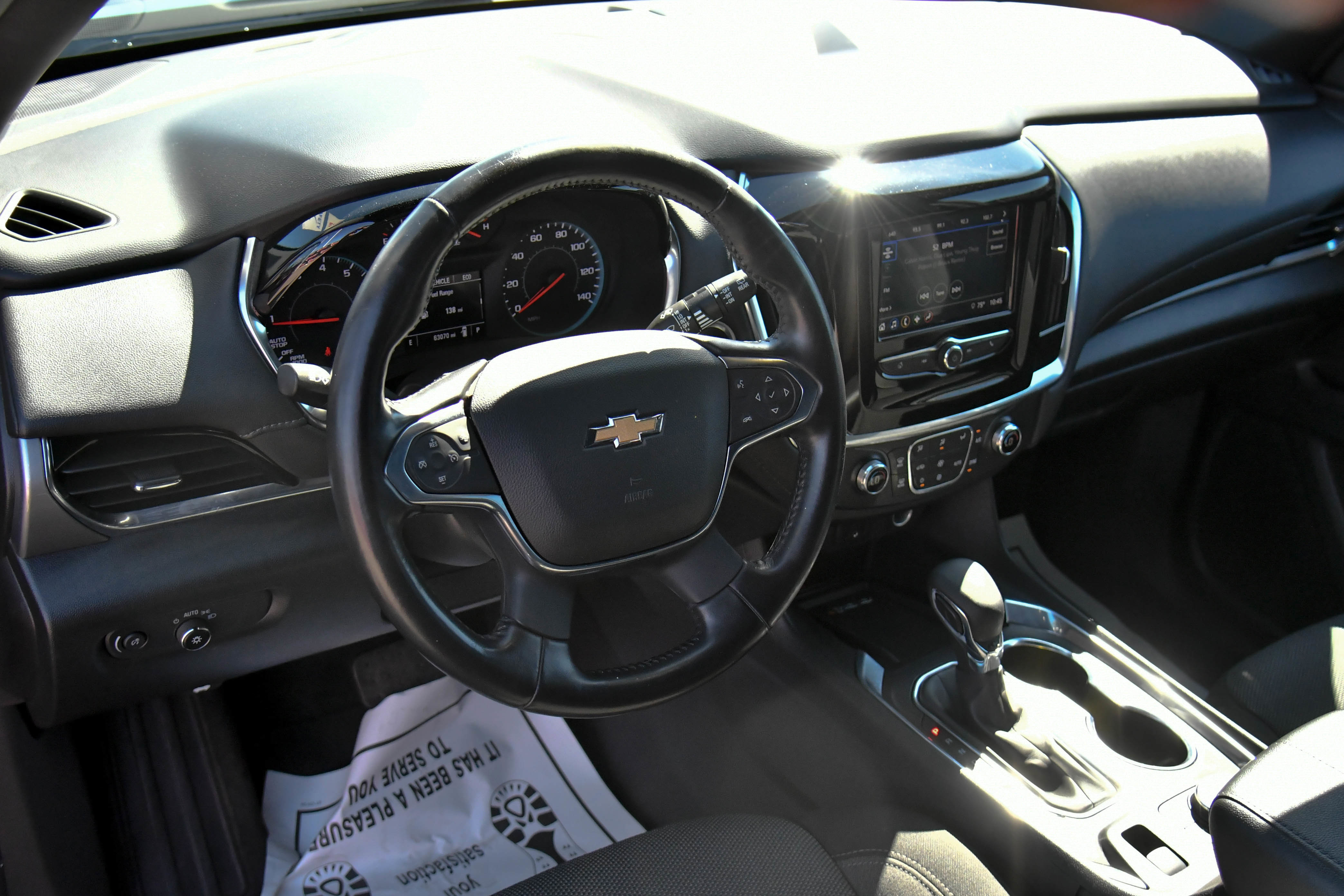 Used 2022 Chevrolet Traverse LT image 16