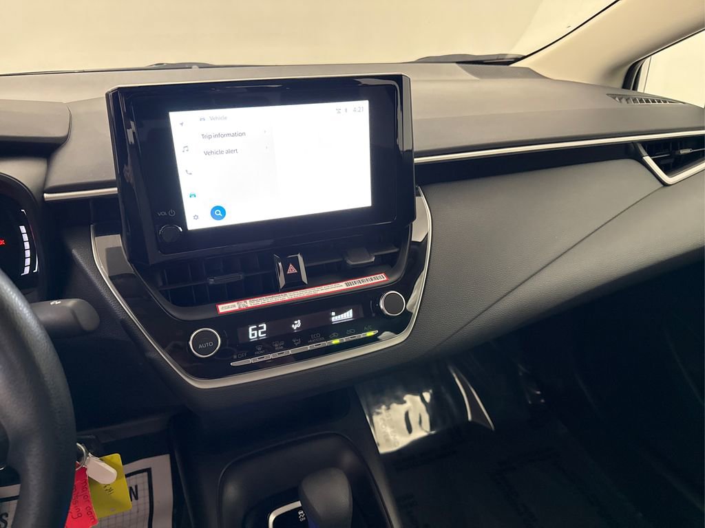 Used 2026 Toyota Corolla LE image 34