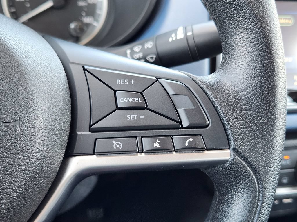 Used 2025 Nissan Versa SV FWD image 28