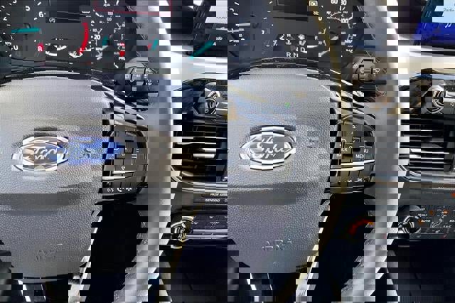 Used 2022 Ford Escape SE w/ Cold Weather Package image 18