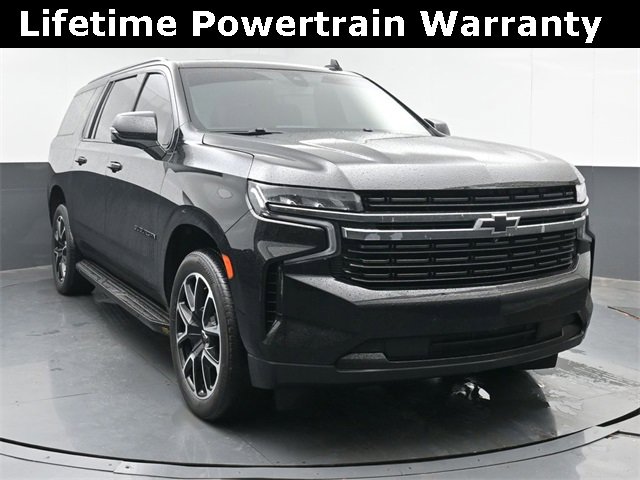 Used 2022 Chevrolet Suburban RST w/ Sport Performance Package image 2