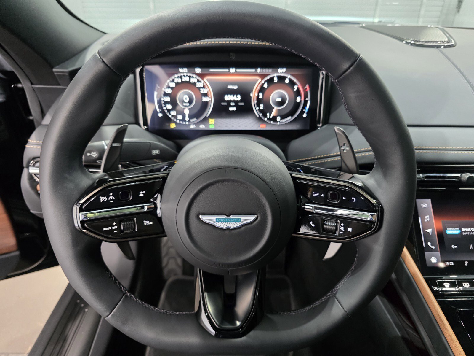 Used 2025 Aston Martin DB12 Coupe image 11