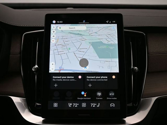 New 2026 Volvo XC90 B6 Plus w/ Protection Package Premier image 14