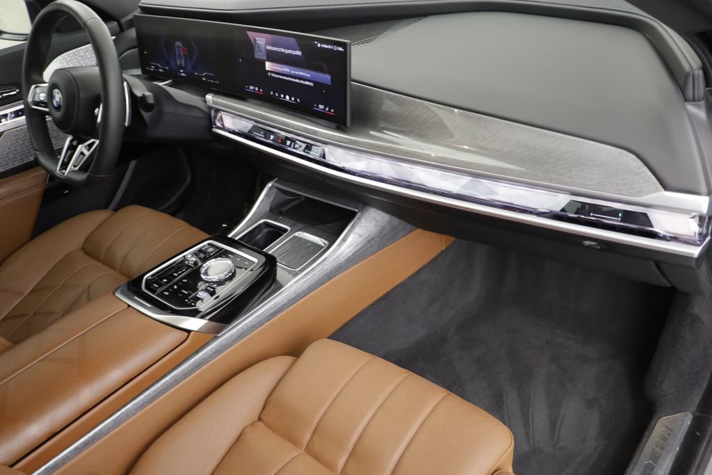 Used 2023 BMW 760i xDrive w/ Parking Assistance Package AWD/4WD image 19