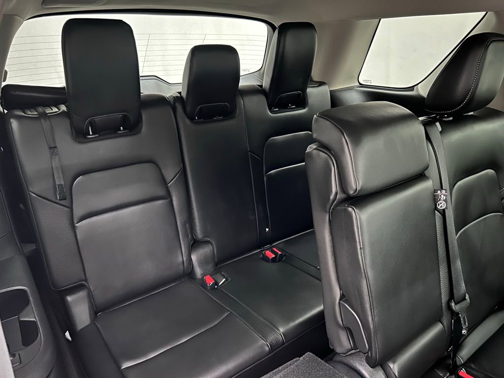 Used 2025 Nissan Pathfinder SL w/ Black Appearance Package image 16