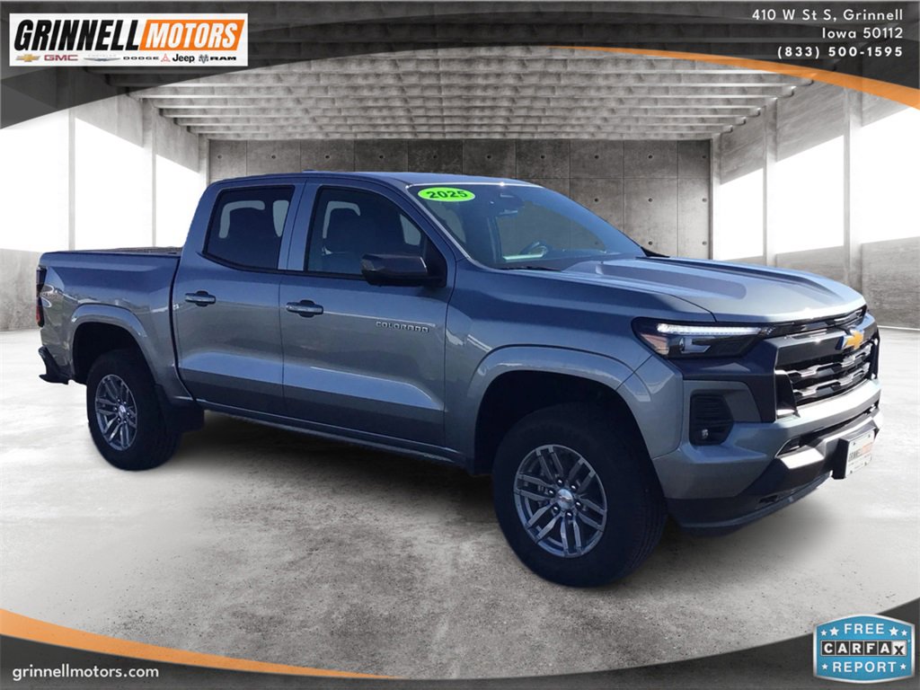 Used 2025 Chevrolet Colorado LT w/ LT Convenience Package image 3
