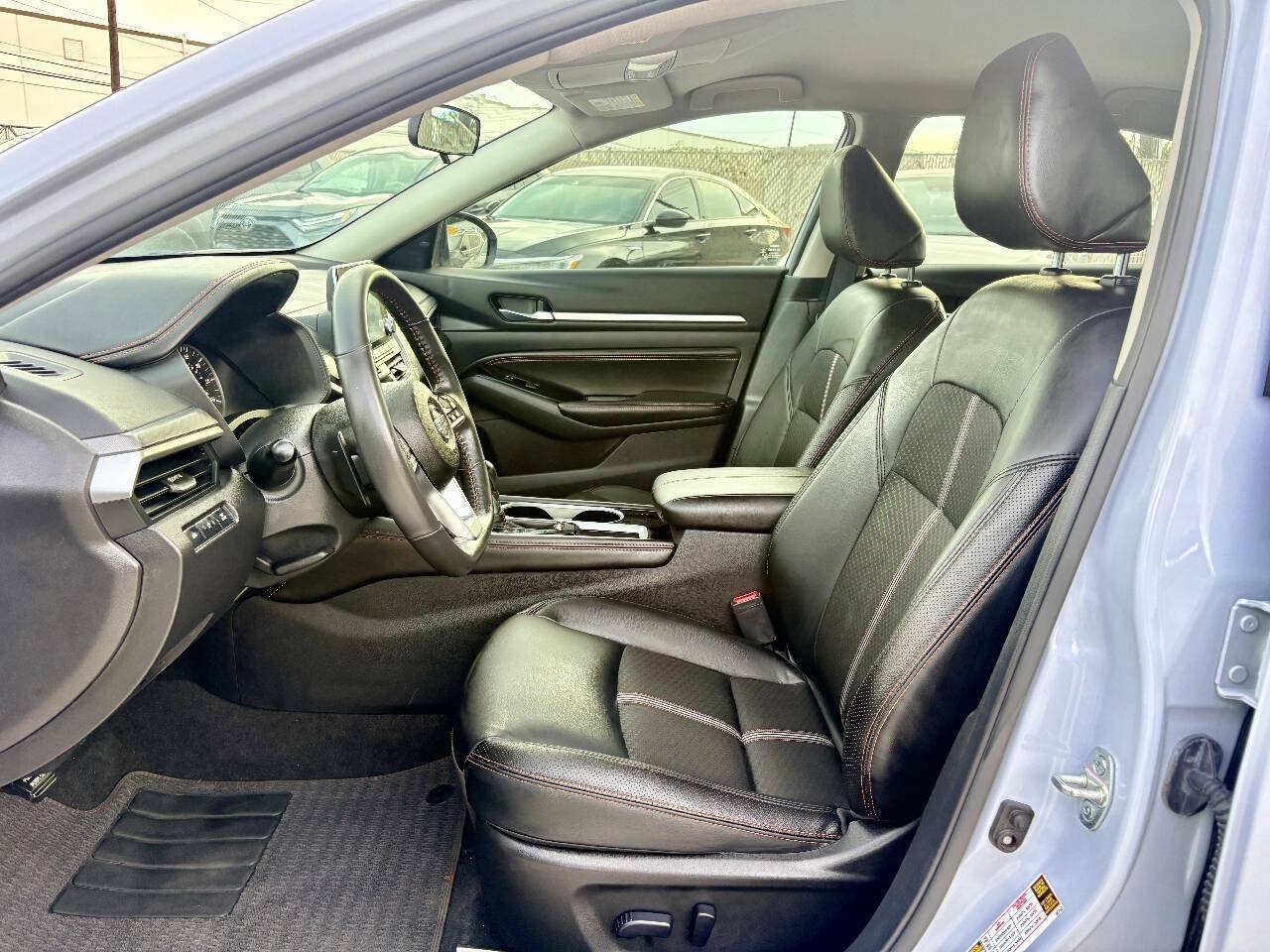 Used 2023 Nissan Altima 2.5 SR FWD image 23