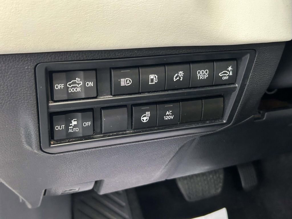 Used 2023 Toyota Tundra Capstone AWD/4WD image 23