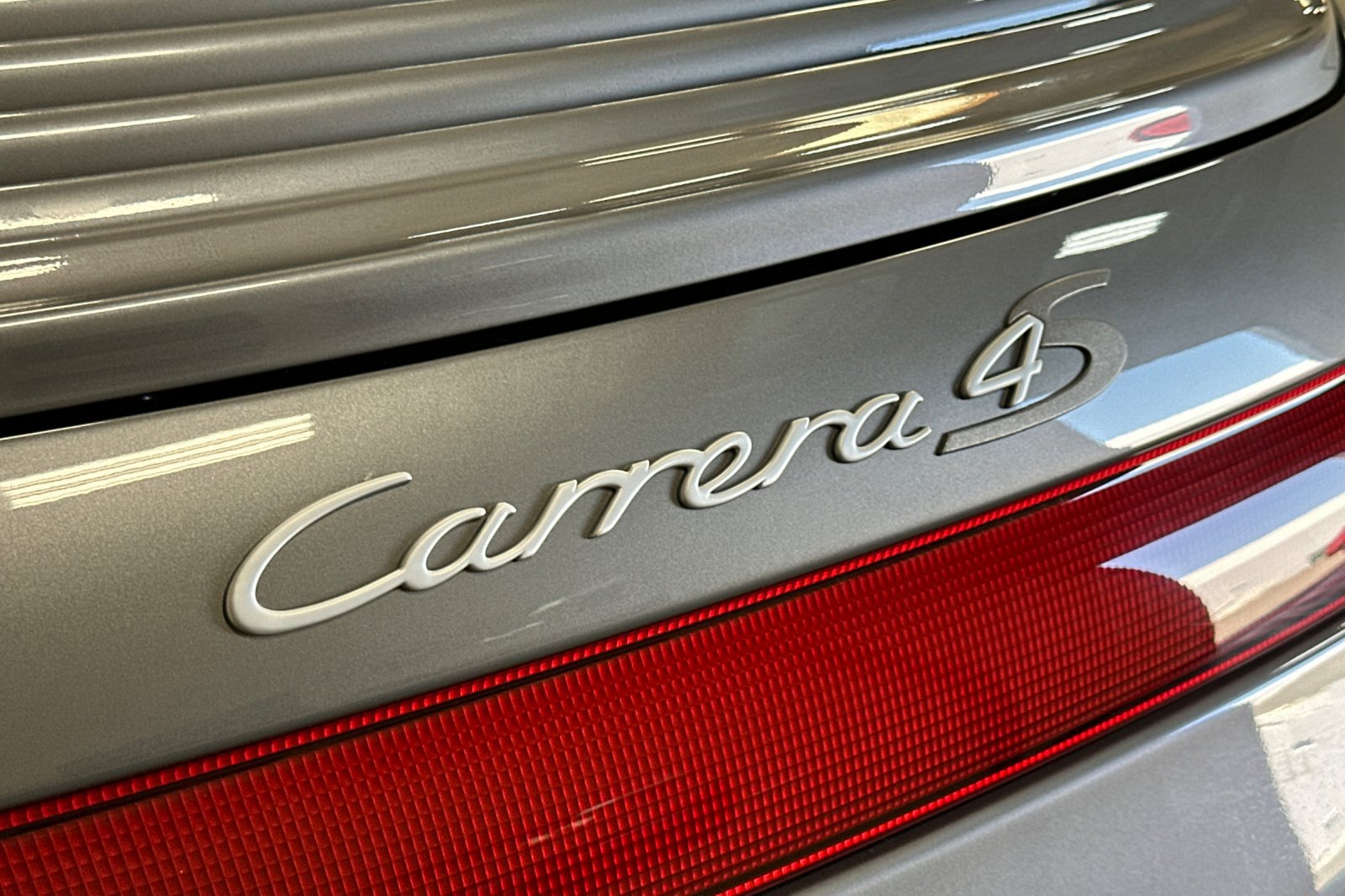 Used 2004 Porsche 911 Carrera RWD image 44