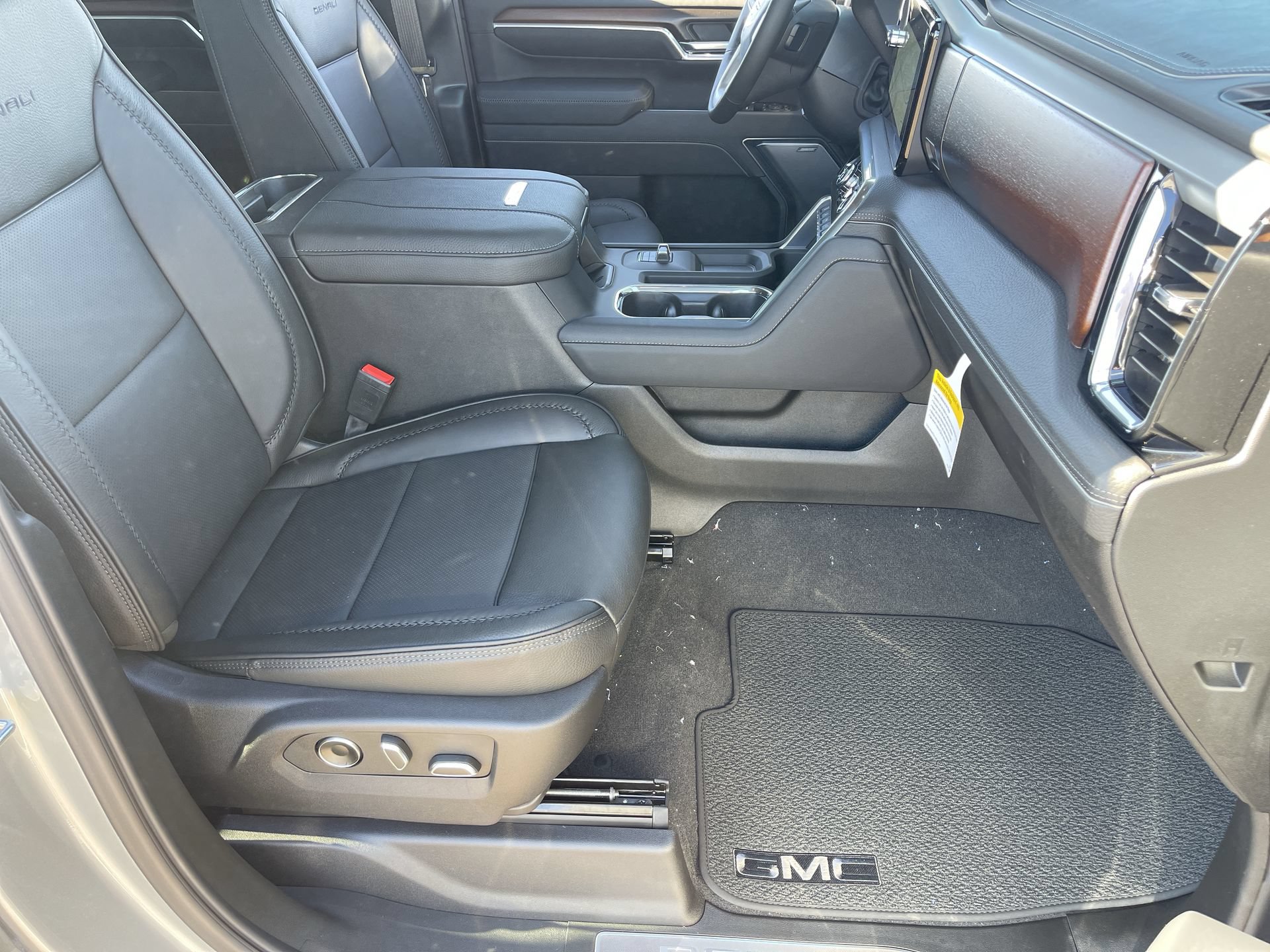 New 2026 GMC Sierra 2500 Denali w/ Denali Reserve Package AWD/4WD image 76