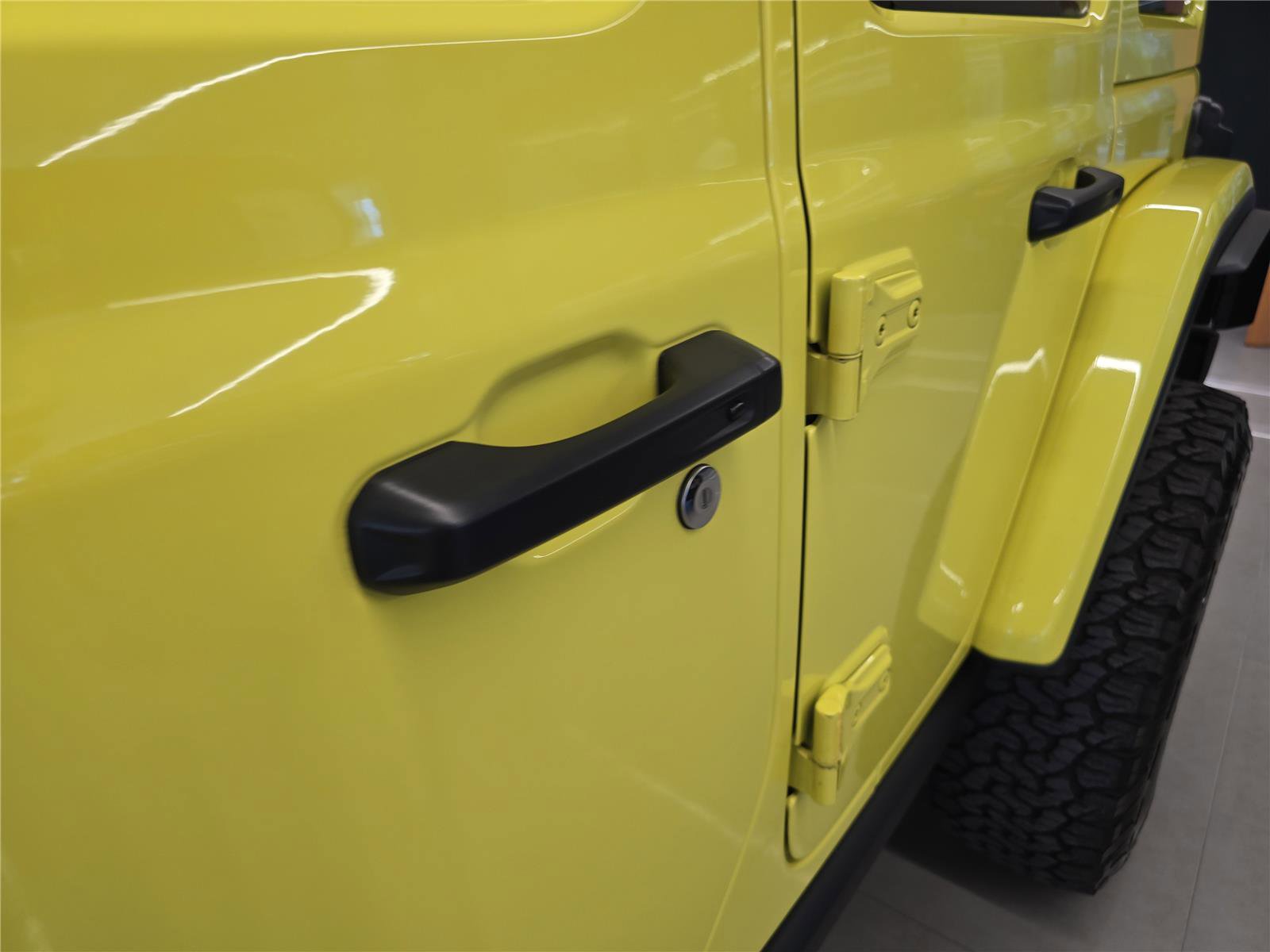 Used 2023 Jeep Wrangler Unlimited Rubicon 392 w/ Xtreme Recon 35" Tire Package image 12