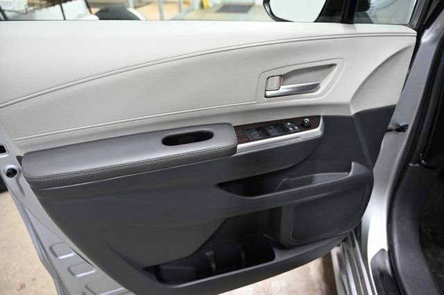 Used 2023 Toyota Sienna XLE w/ XLE Plus Package image 31