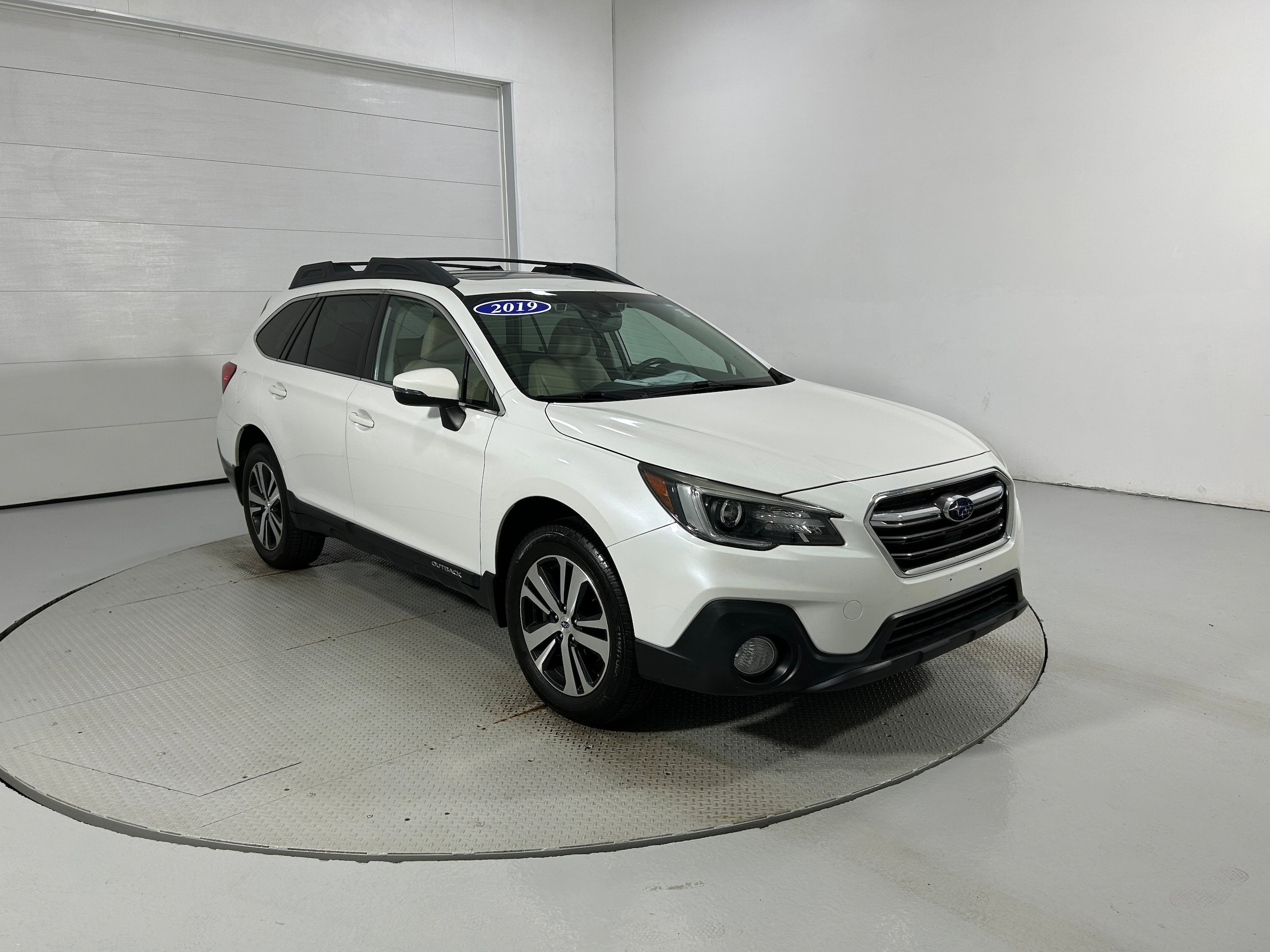 Used 2019 Subaru Outback 2.5i Limited AWD/4WD image 2