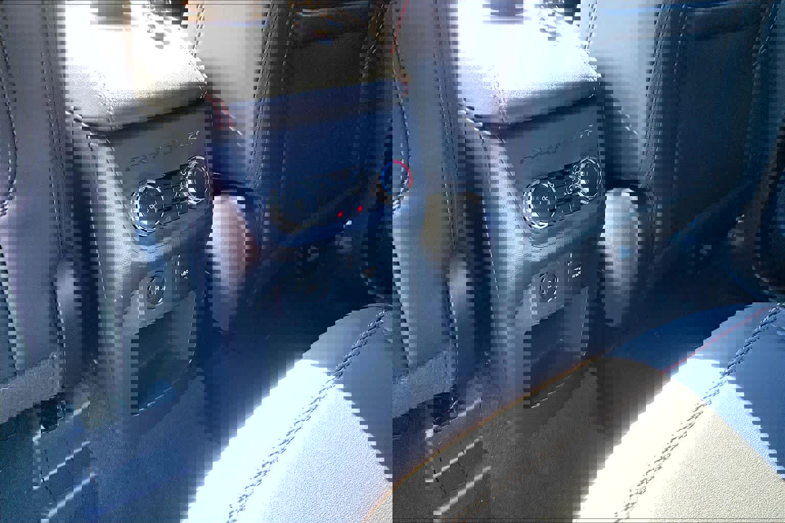 Used 2025 Ford Explorer ST-Line w/ Premium Package image 38