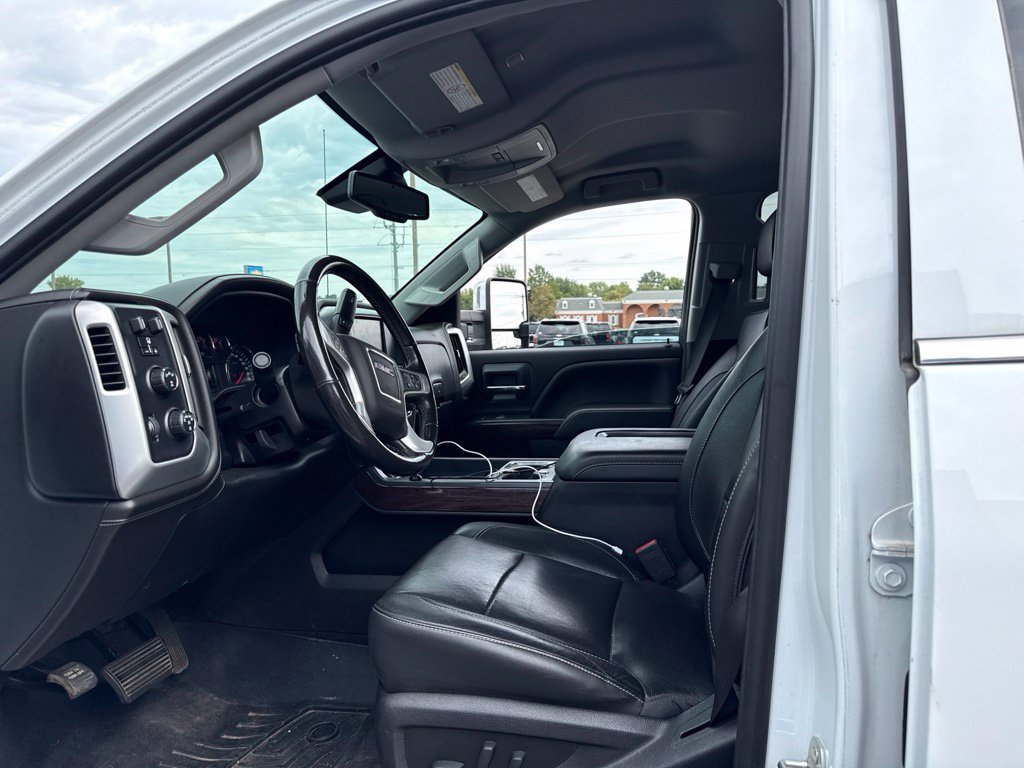 Used 2018 GMC Sierra 2500 SLT w/ Duramax Plus Package AWD/4WD image 2