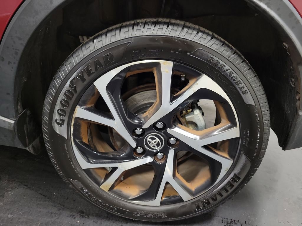 Used 2018 Toyota C-HR XLE image 10