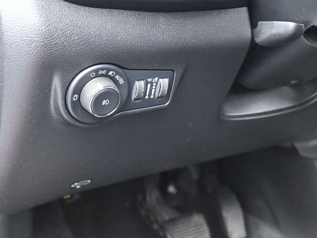 Used 2022 Jeep Compass Latitude image 14