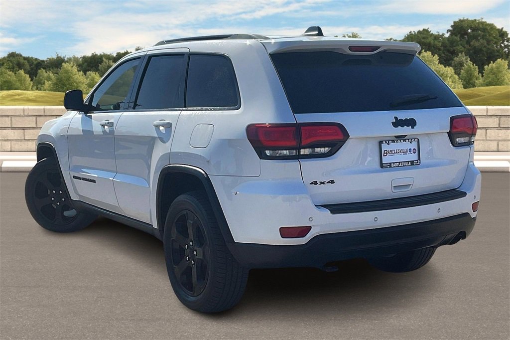 Used 2019 Jeep Grand Cherokee Laredo image 11