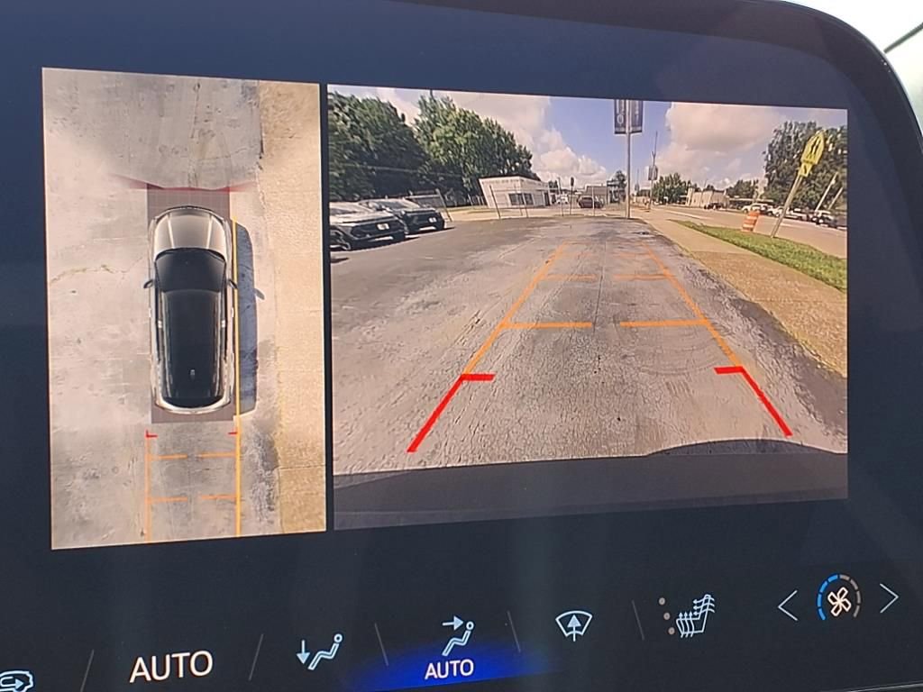 New 2025 Chevrolet Blazer EV LT AWD/4WD image 9
