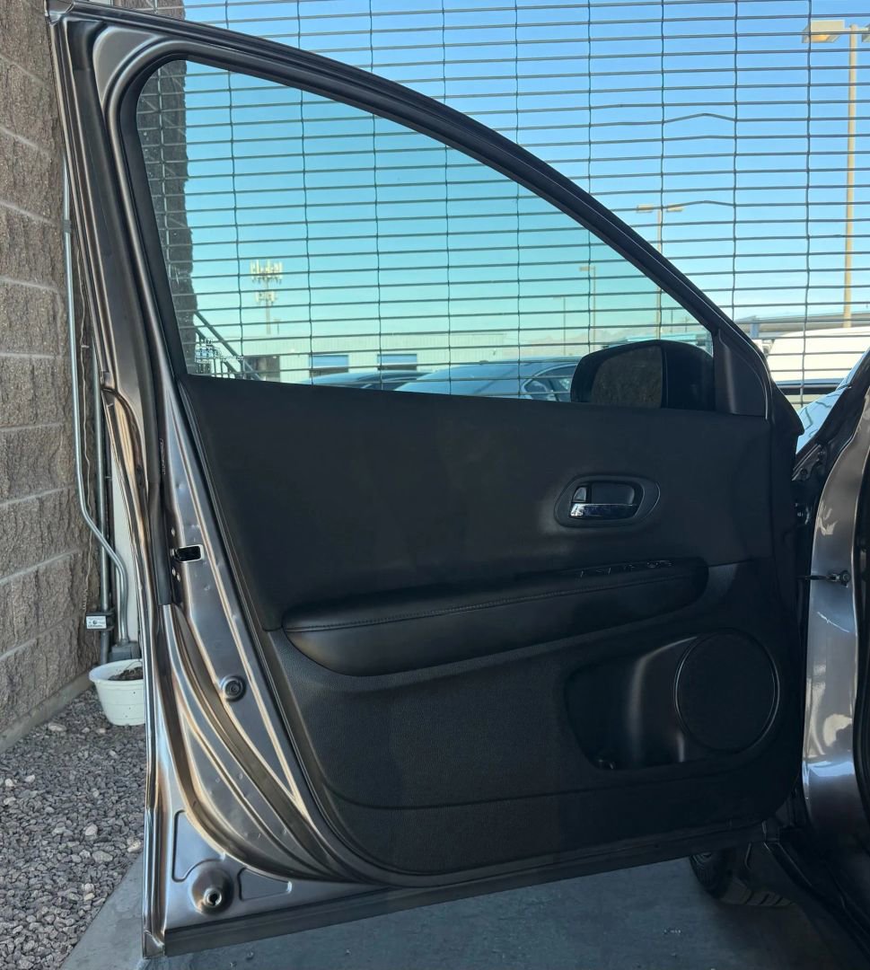 Used 2016 Honda HR-V LX image 33