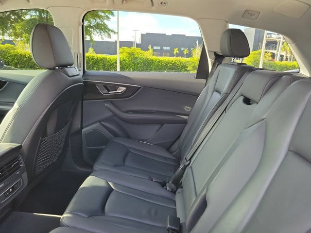 Used 2023 Audi Q7 3.0T Premium Plus w/ Premium Plus Package AWD/4WD image 11