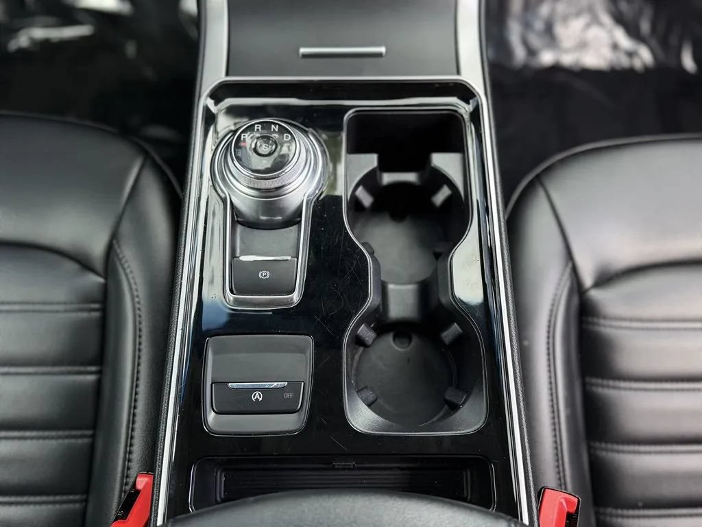 Used 2019 Ford Edge SEL w/ Equipment Group 201A AWD/4WD image 17