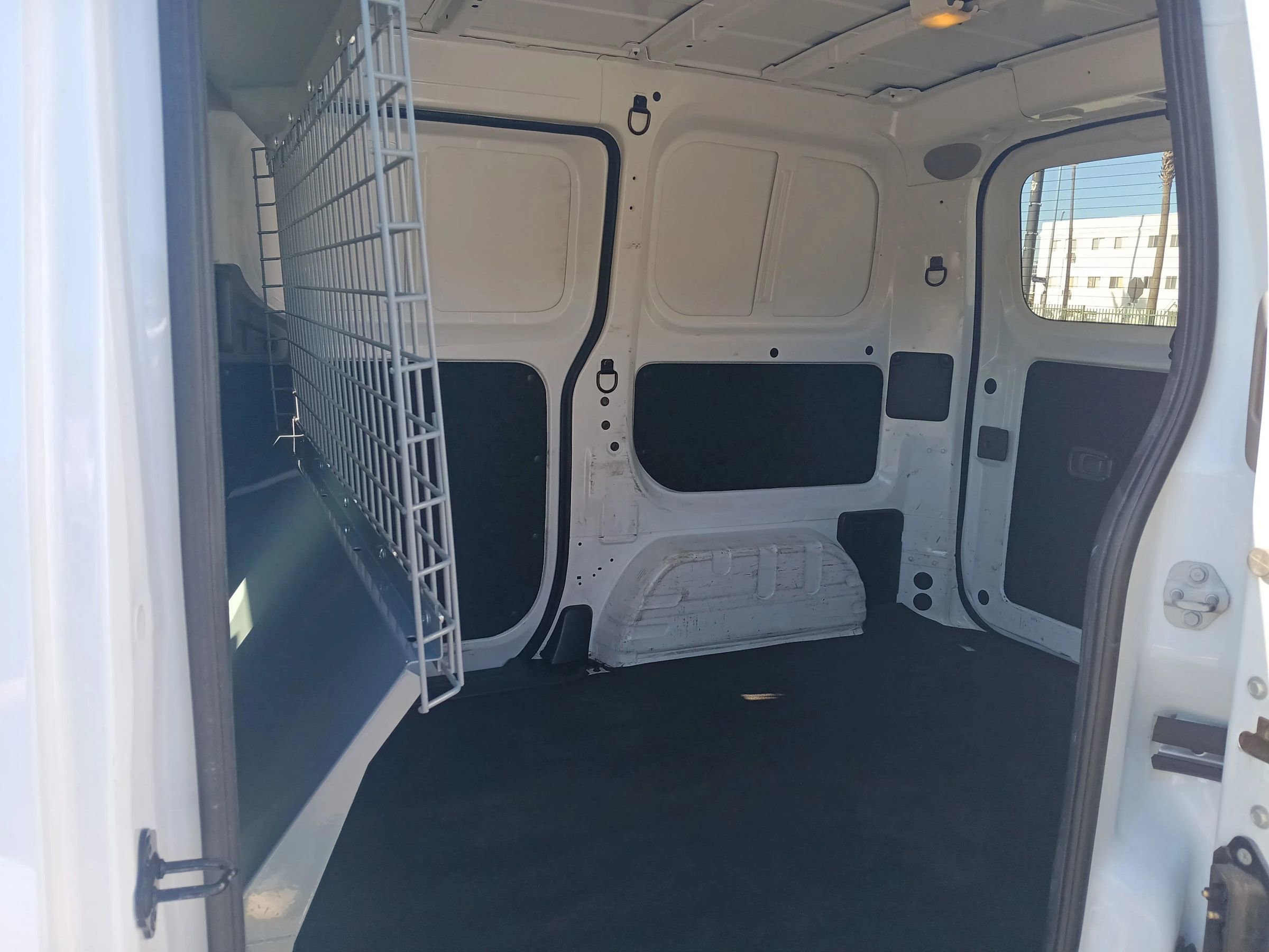 Used 2021 Nissan NV200 S w/ Back Door Glass Package image 12