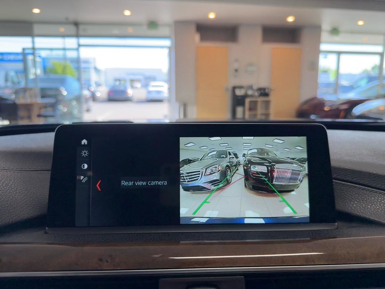 Used 2018 BMW 330i xDrive Sedan AWD/4WD image 16