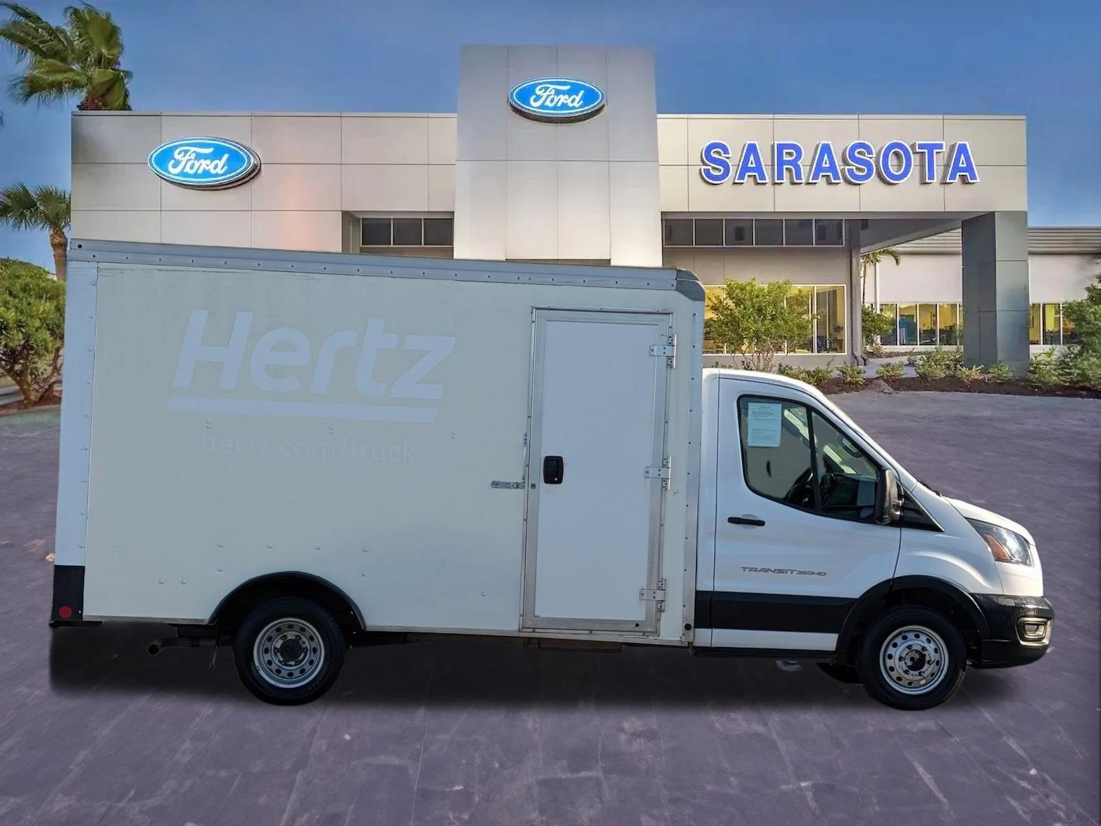 Used 2022 Ford Transit 350 DRW RWD image 1