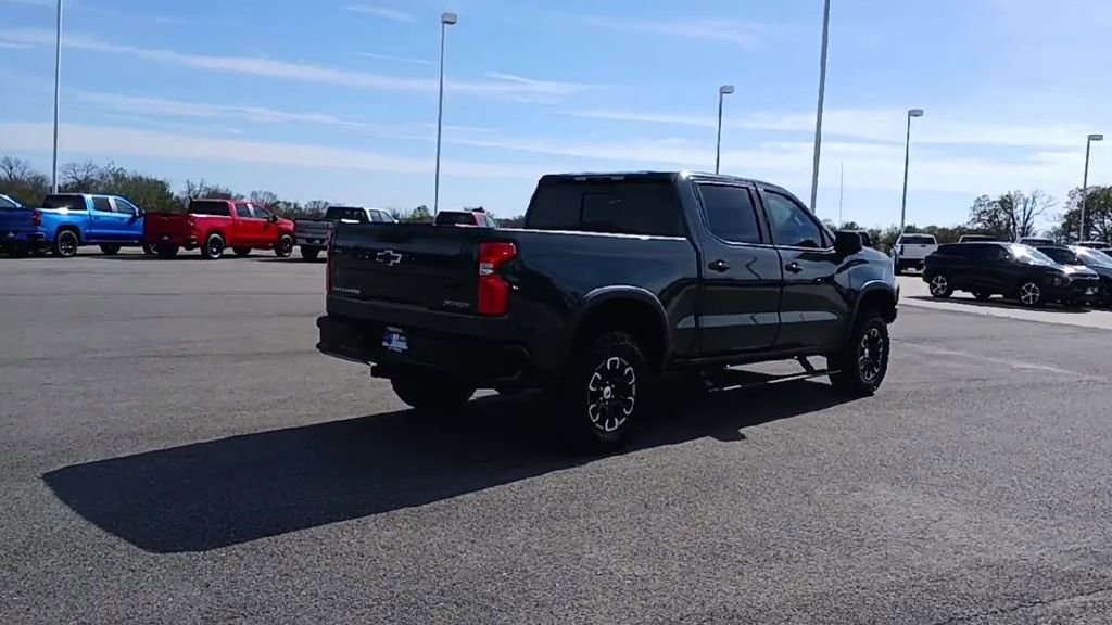 Used 2026 Chevrolet Silverado 1500 ZR2 image 8