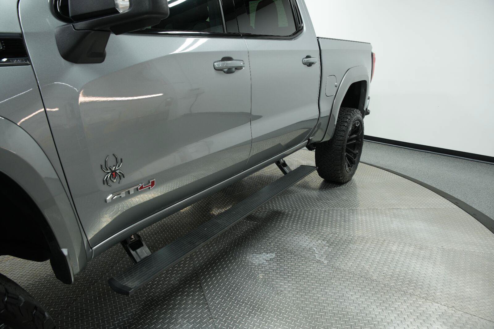 Used 2025 GMC Sierra 1500 AT4 w/ AT4 Premium Package AWD/4WD image 5