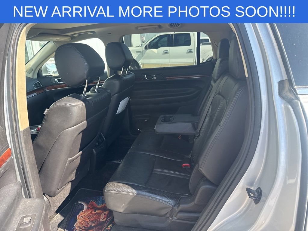 Used 2019 Lincoln MKT AWD image 16