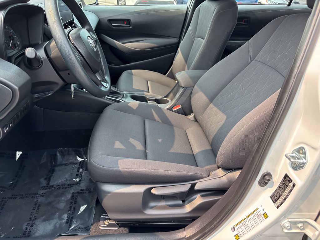 Used 2025 Toyota Corolla LE FWD image 17