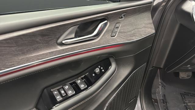 Used 2024 Jeep Grand Cherokee L Overland w/ Luxury Tech Group IV image 22