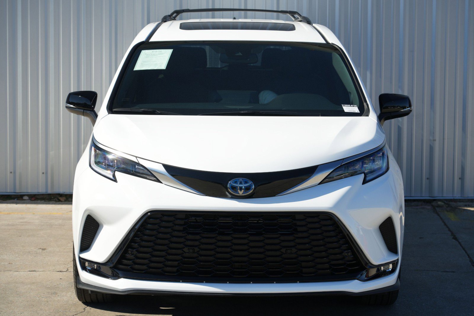 Used 2024 Toyota Sienna XSE w/ XSE Premium Package image 50