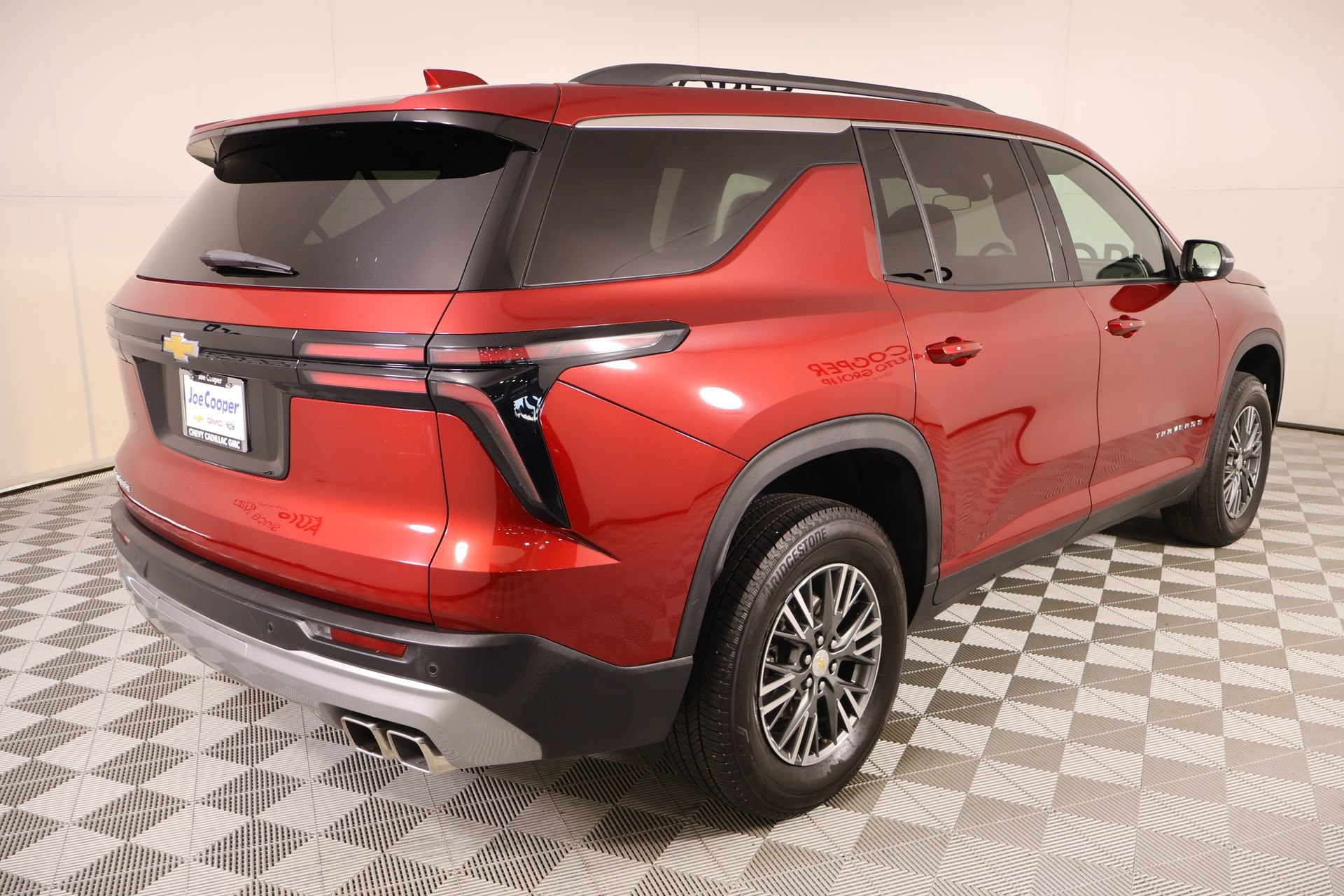 Used 2025 Chevrolet Traverse LT FWD image 21